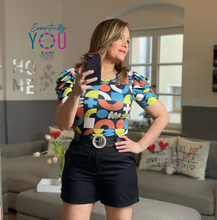 Load image into Gallery viewer, Abstract Print Graphic Top