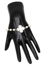 Load image into Gallery viewer, Clover Pearl Link Bracelet