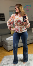 Load image into Gallery viewer, Floral Print Woven Top